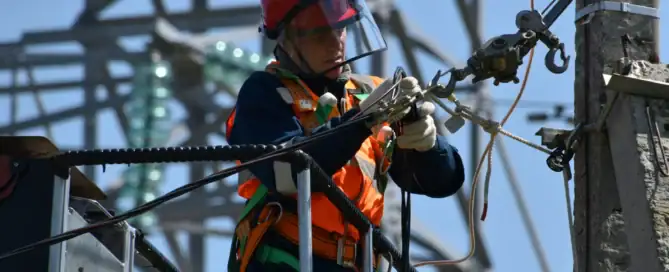 Field service engineer using OctopusPro software to manage customer jobs and service operations